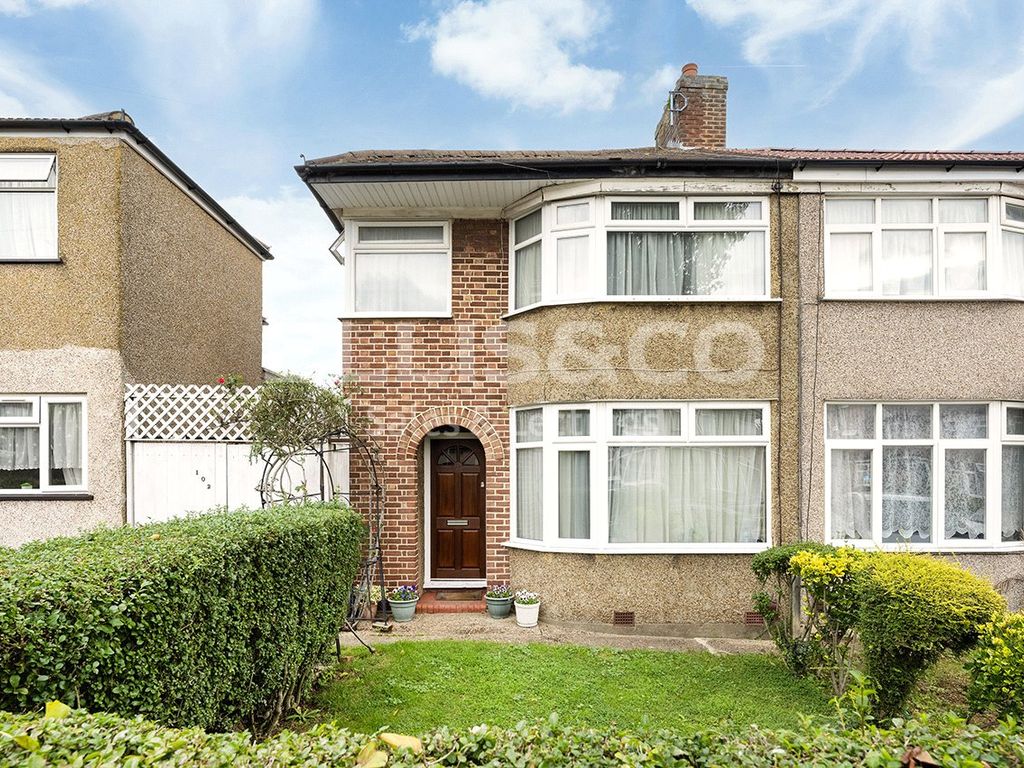 3 bed semidetached house for sale in Langland Crescent, Stanmore
