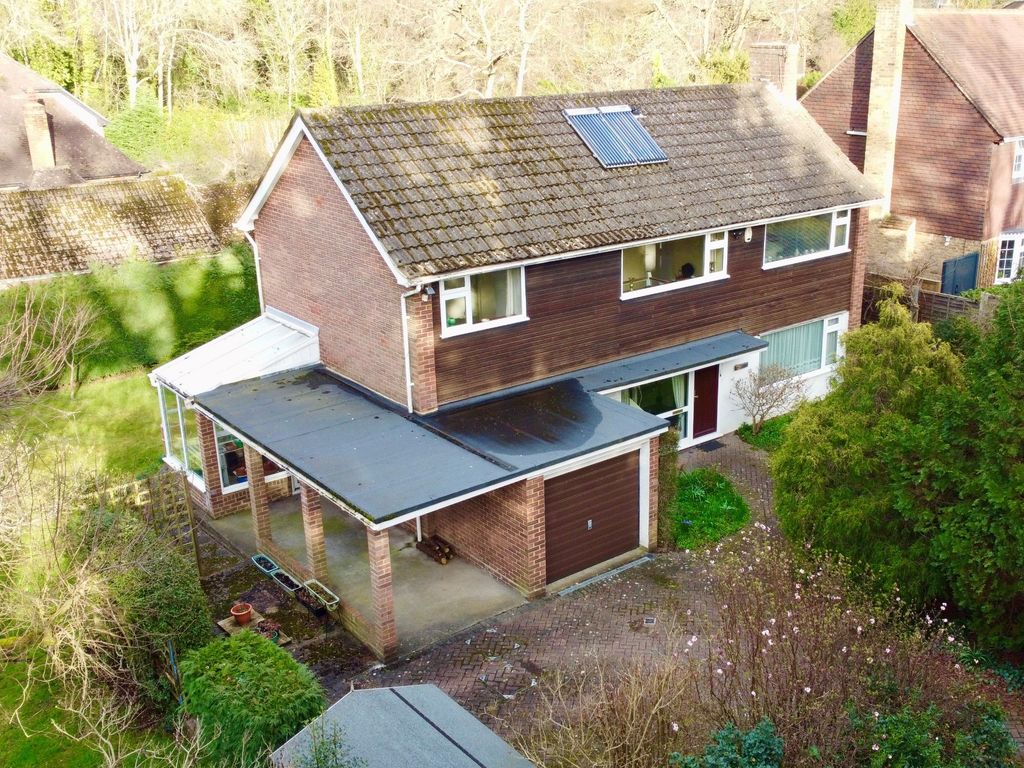 4 bed detached house for sale in Northgate, Northwood HA6, £1,200,000