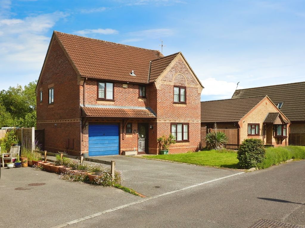 4 bed detached house for sale in Cherryfields, Gillingham SP8, £375,000