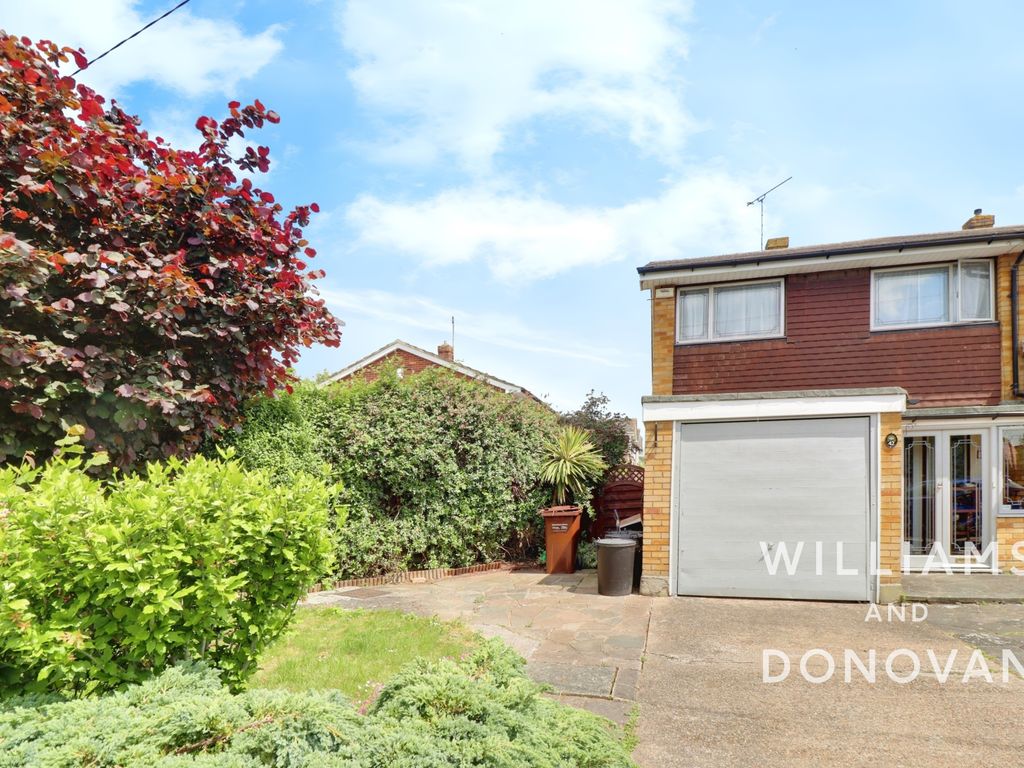 3 bed semidetached house for sale in Linden Road, Benfleet SS7, £