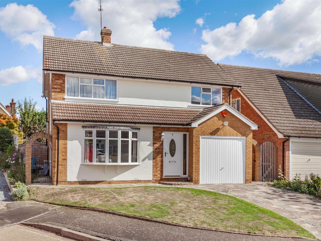 4 bed detached house for sale in Deepdene, Ingatestone CM4 Zoopla