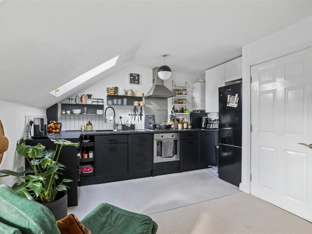 1 bed flat to rent in Blackbird Road, Leicester LE4, £825 pcm Zoopla