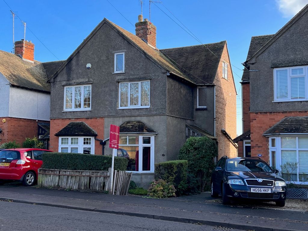 3 bed semidetached house for sale in Priory Road, Stamford PE9, £