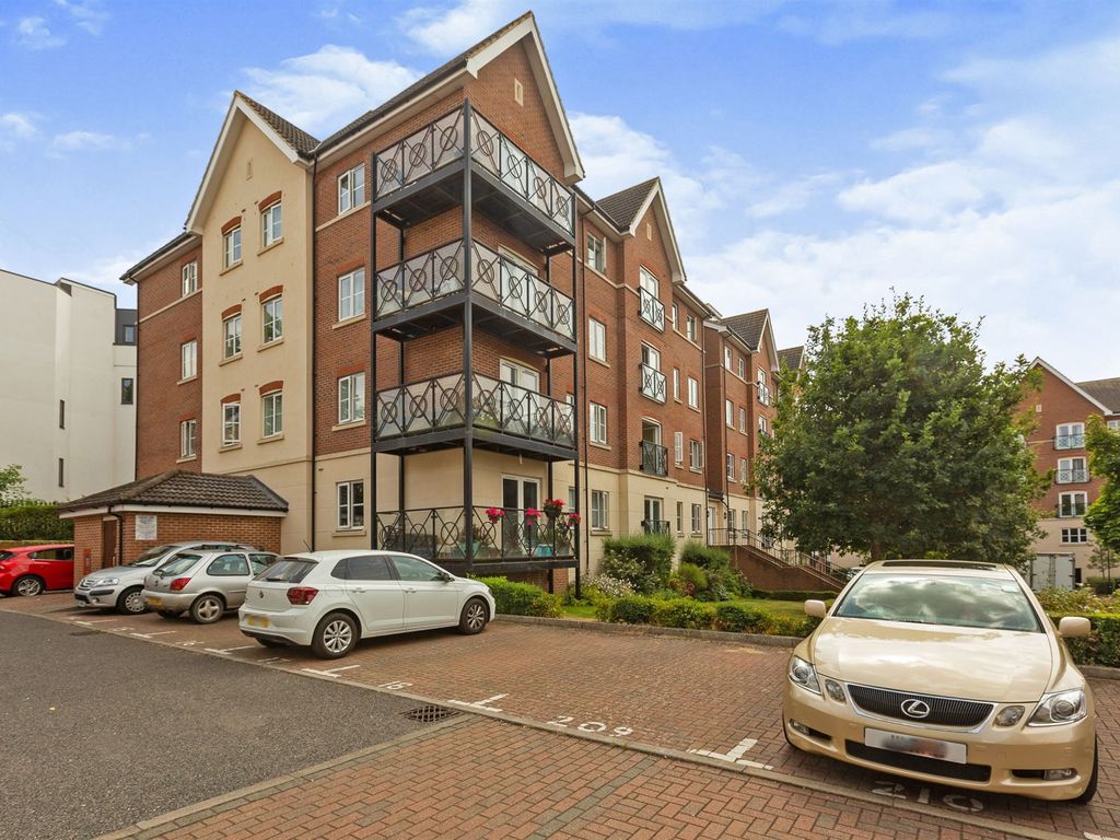 2 bed flat for sale in Viridian Square, Aylesbury HP21 Zoopla