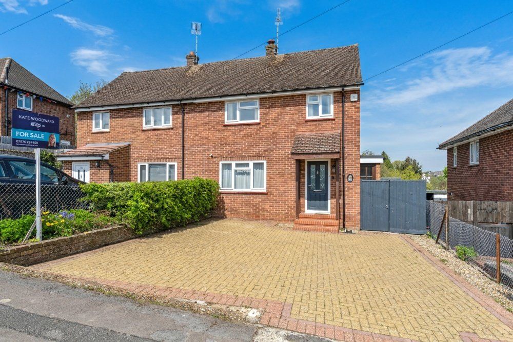 3 bed semidetached house for sale in Capell Road, Chorleywood