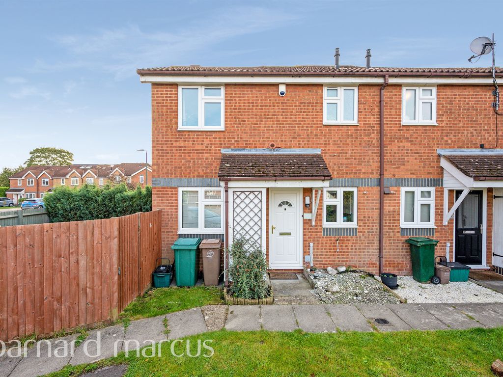 1 bed semidetached house for sale in Cotswold Way, Worcester Park KT4