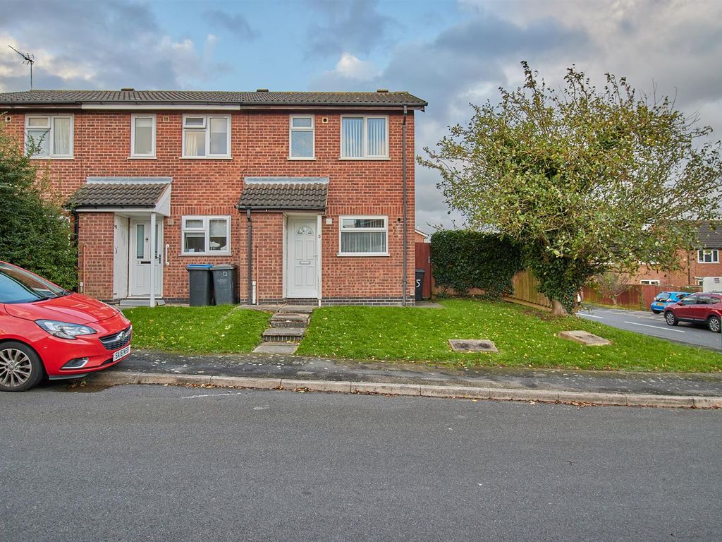 Property to rent in Stirling Avenue, Hinckley, Leicestershire LE10, £825 pcm Zoopla