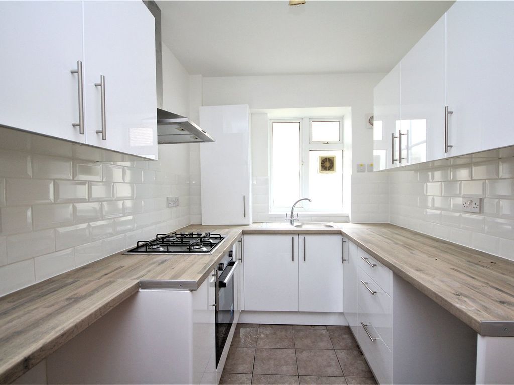 2 bed flat to rent in Cecil Road, Lancing, West Sussex BN15, £1,250 pcm