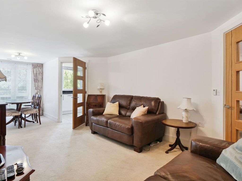 2 bed flat for sale in St. Pauls Cray Road, Chislehurst BR7 Zoopla