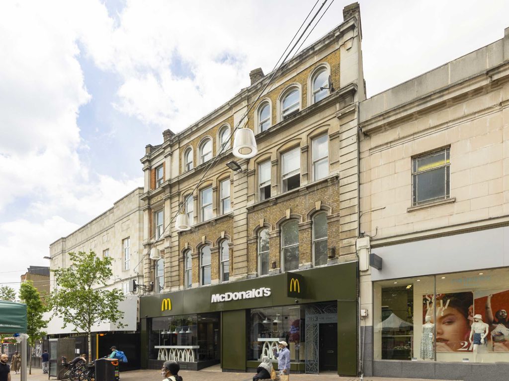 3 bed flat to rent in Bohemia Place, Mare Street, London E8 Zoopla