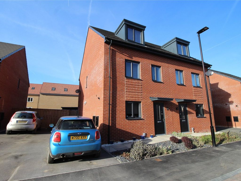 3 bed semidetached house for sale in Bluebell Way, Balby, Doncaster