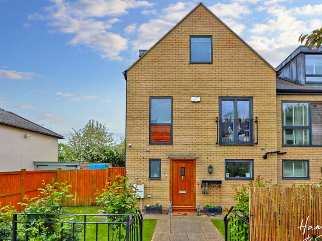 4 bed end terrace house for sale in Ivy Chimneys, Epping CM16 Zoopla