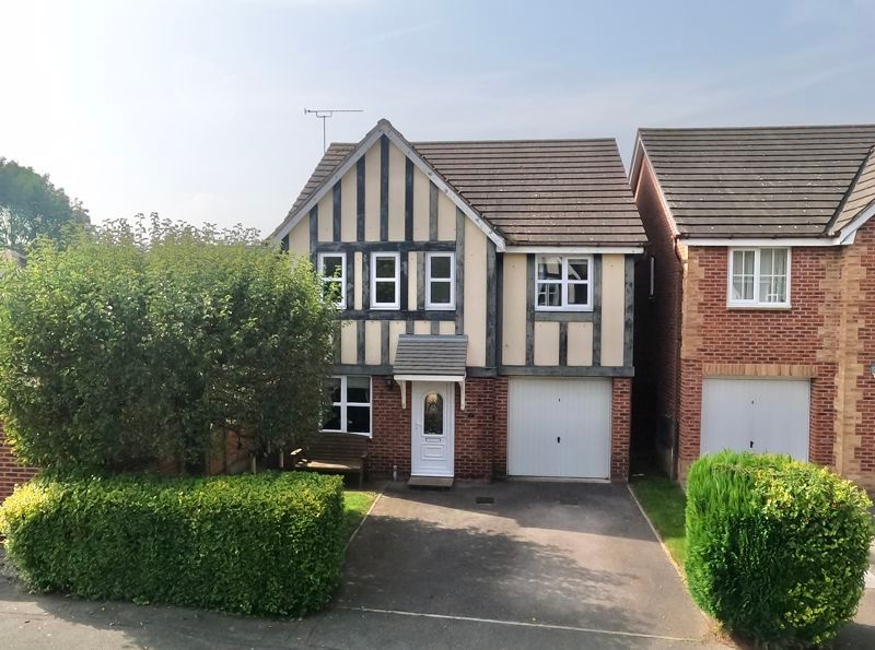 4 bed detached house for sale in Comberbach Drive, Stapeley, Nantwich