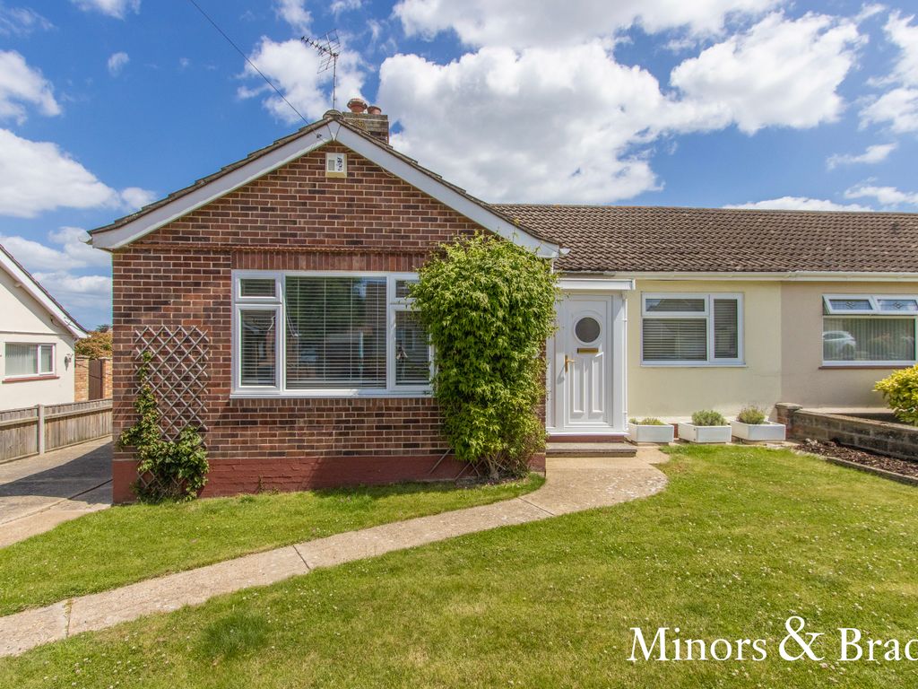 3 bed semidetached bungalow for sale in Loxley Road, Lowestoft NR33 Zoopla
