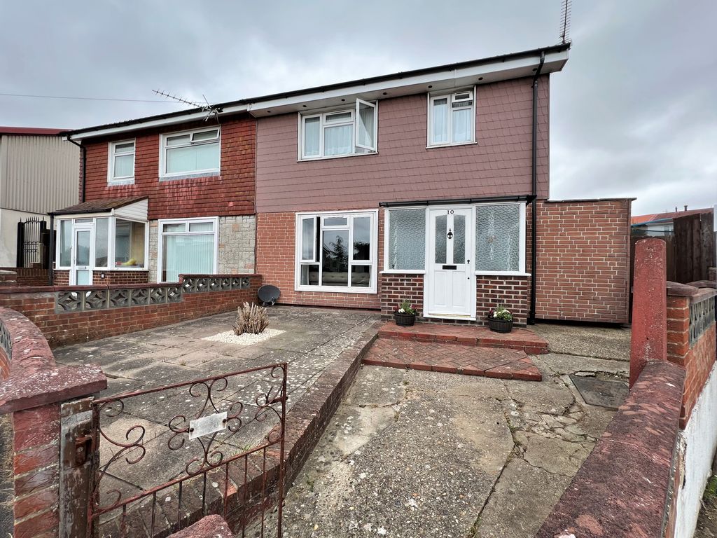 3 bed semidetached house for sale in Ledbury Road, Paulsgrove