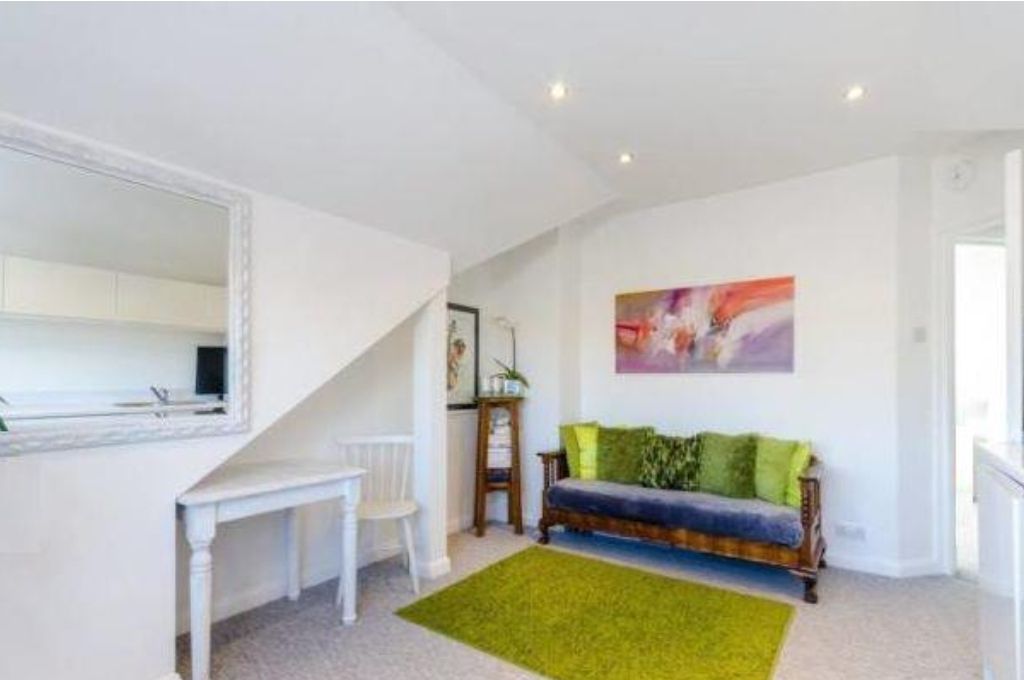 1 bed flat for sale in Surbiton Hill Park, Surbiton KT5 Zoopla