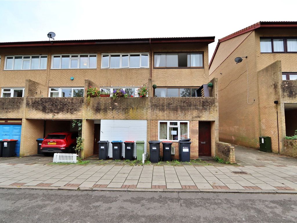 5 bed end terrace house for sale in Conniburrow Boulevard, Conniburrow