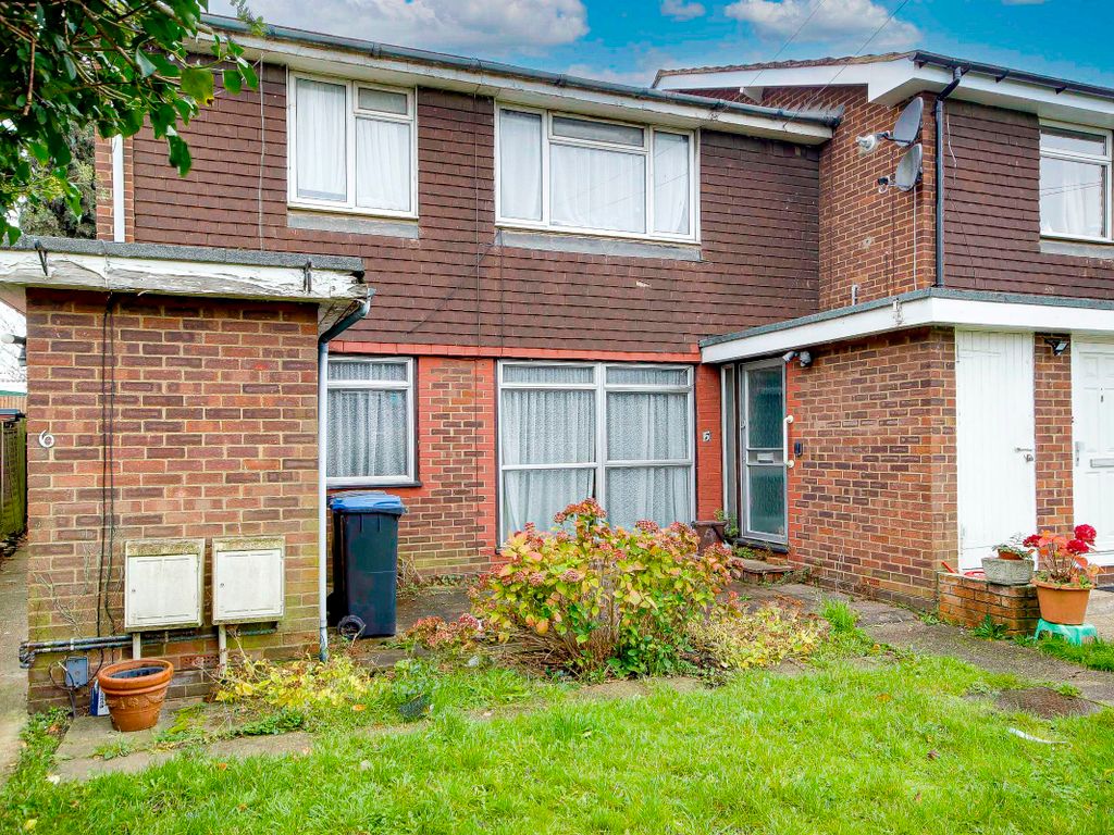 2 bed for sale in Ellen Court, Densworth Grove, London N9, £