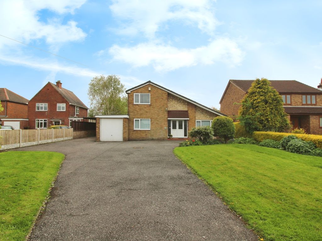 4 bed detached house for sale in Houndhill Lane, Featherstone