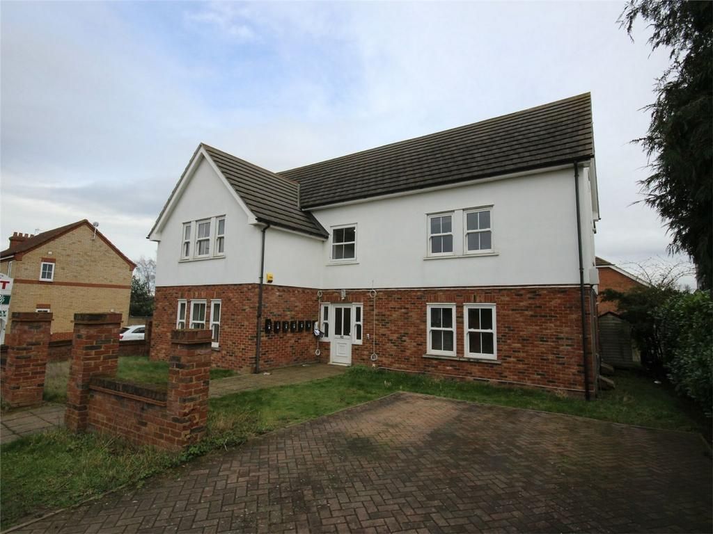 1 bed flat to rent in Ampthill Road, Bedford MK45, £625 pcm Zoopla