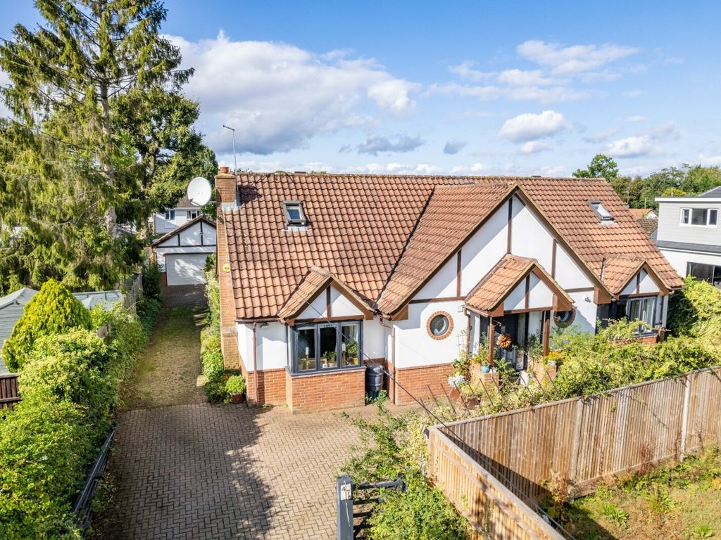 5 bed detached house for sale in West Riding, Bricket Wood, St. Albans