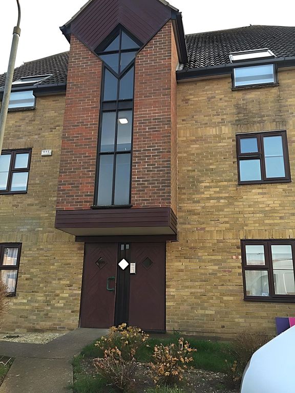 1 bed flat to rent in Wellesley, Harlow CM19, £1,000 pcm Zoopla
