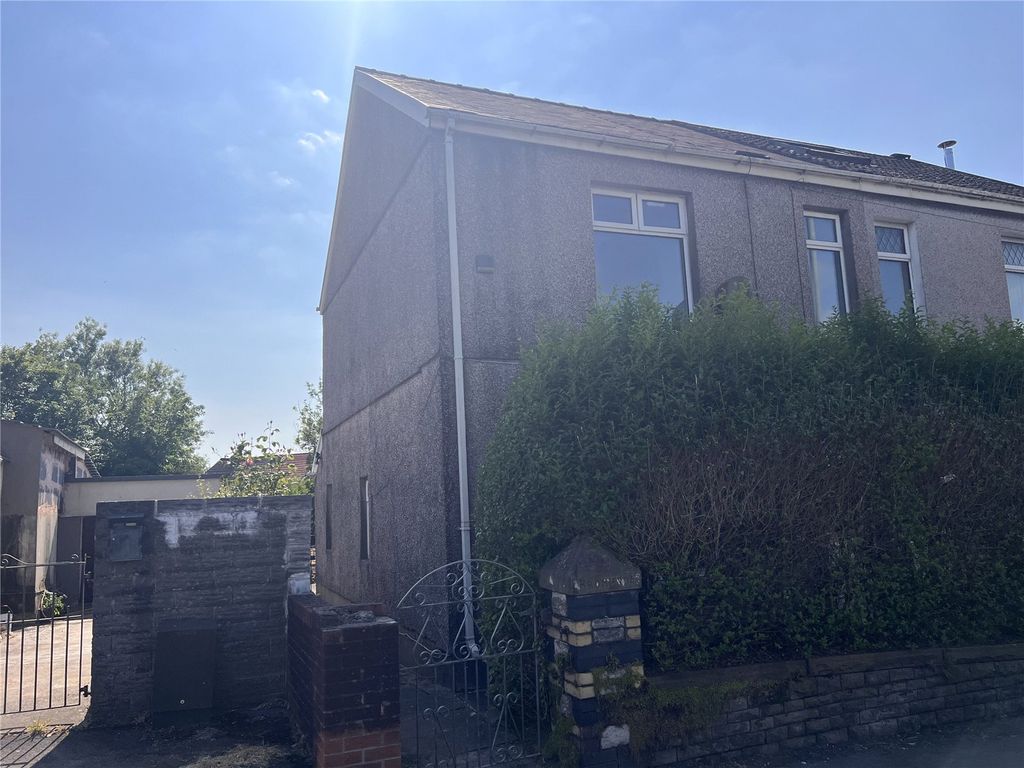 4 bed semidetached house for sale in Carmarthen Road, Fforestfach