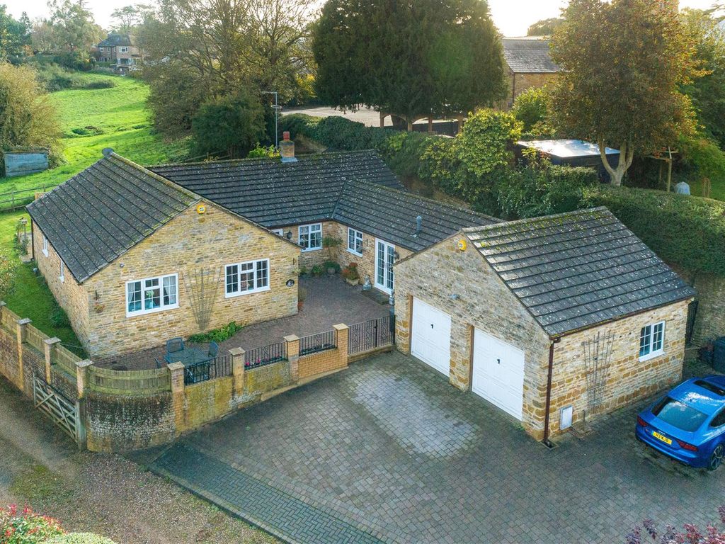 4 bed detached bungalow for sale in Butchers Lane, Boughton, Northampton NN2, £695,000 Zoopla