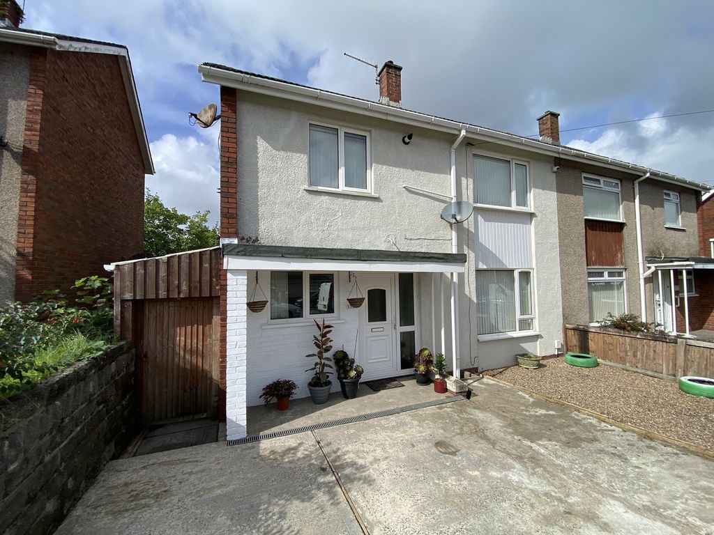 3 bed semidetached house for sale in Trallwn Road, Llansamlet, Swansea