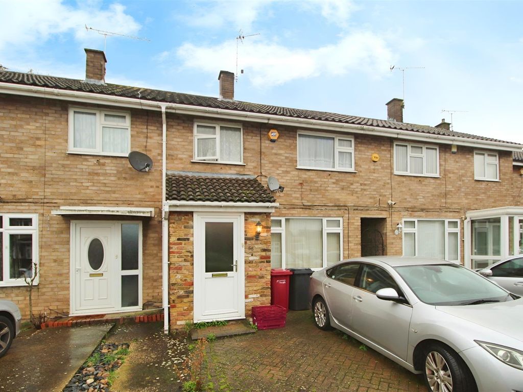 3 bed terraced house for sale in Marescroft Road, Slough SL2, £395,000