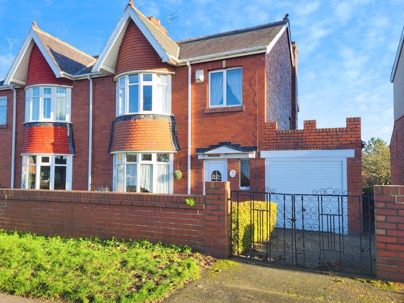 3 bed semidetached house for sale in Hartford Road East, Bedlington