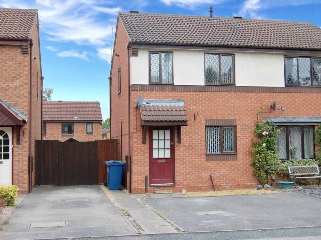 2 bed property to rent in Armstrong Avenue, Beaconside, Stafford ST16