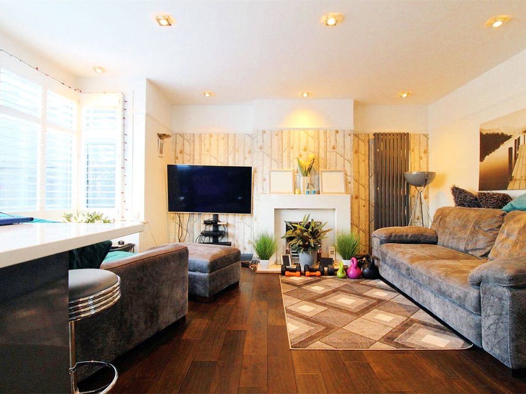 2 bed for sale in Edwards Road, Belvedere DA17, £275,000