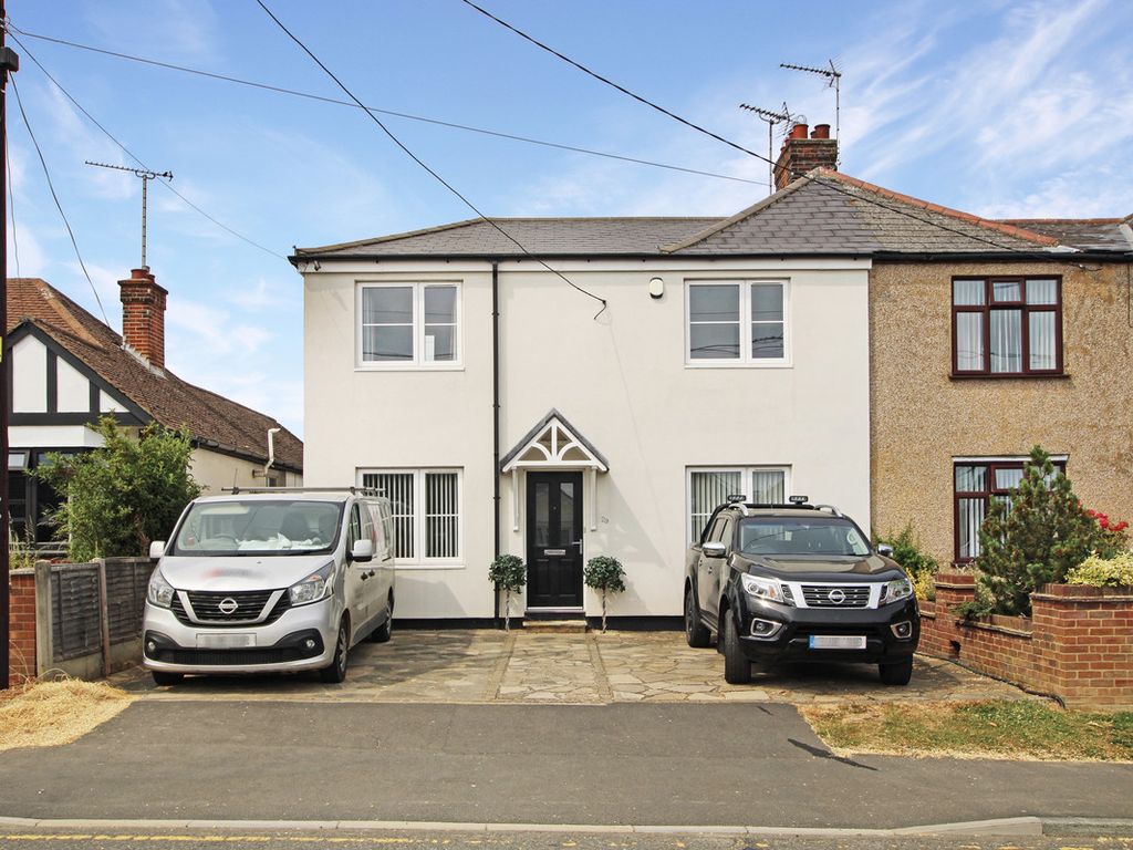 4 bed semidetached house for sale in Athelstan Gardens, Wickford SS11