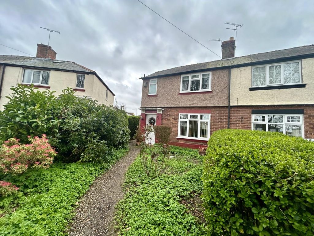 3 bed semidetached house for sale in Spring Gardens, Little Sutton