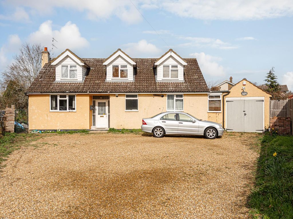 4 bed detached bungalow for sale in Grange Close, Leatherhead KT22 Zoopla