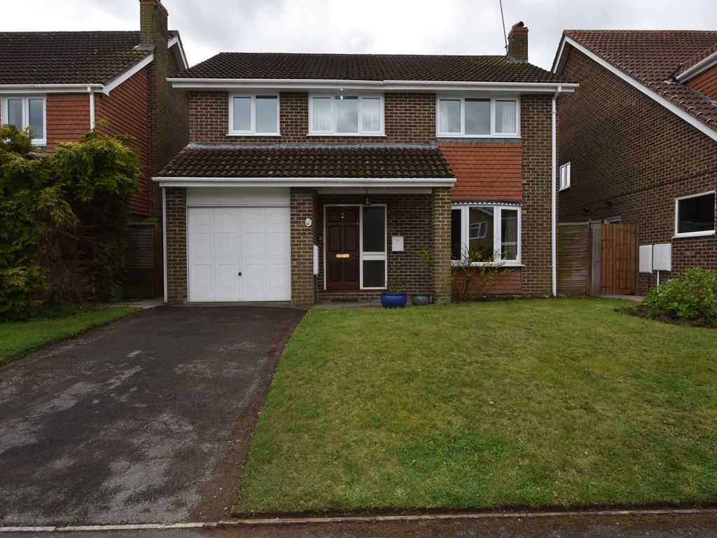 4 bed detached house for sale in The Sett, Yateley GU46, £599,950 Zoopla