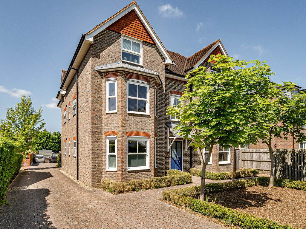 2 bed flat for sale in Sydney Road, Haywards Heath RH16 Zoopla 2 bed flat for sale in Sydney Road, Haywards Heath RH16 Zoopla