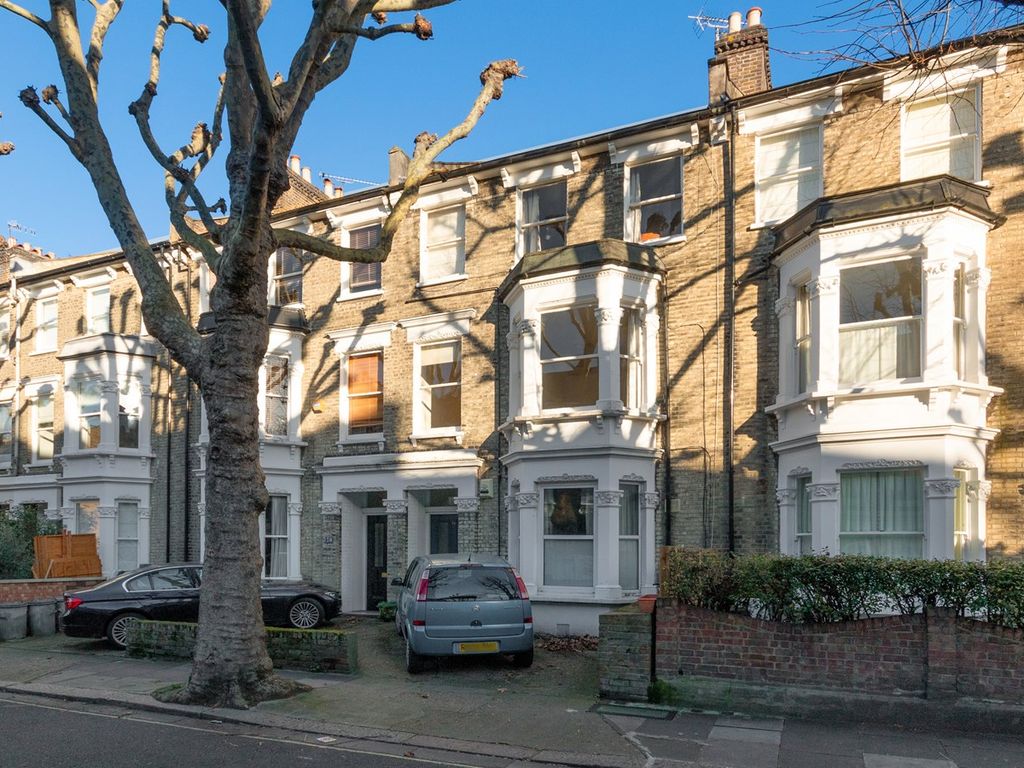 2 bed flat to rent in Agate Road, Brackenbury Village, Hammersmith W6