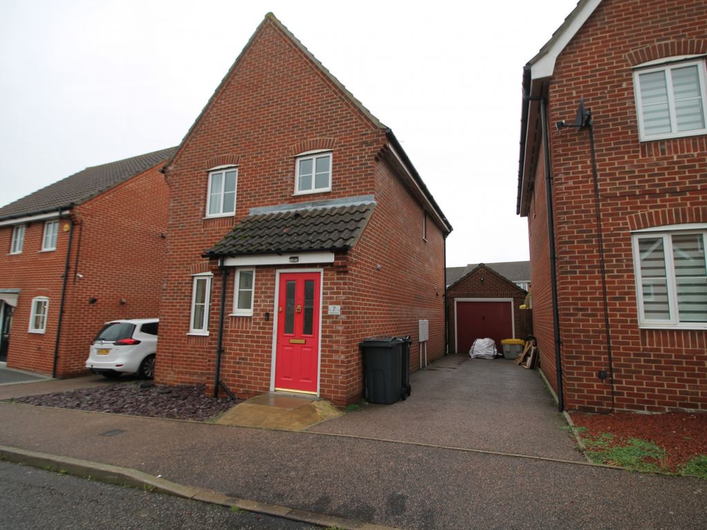 3 bed detached house for sale in Magpie Close, Dovercourt, Harwich CO12