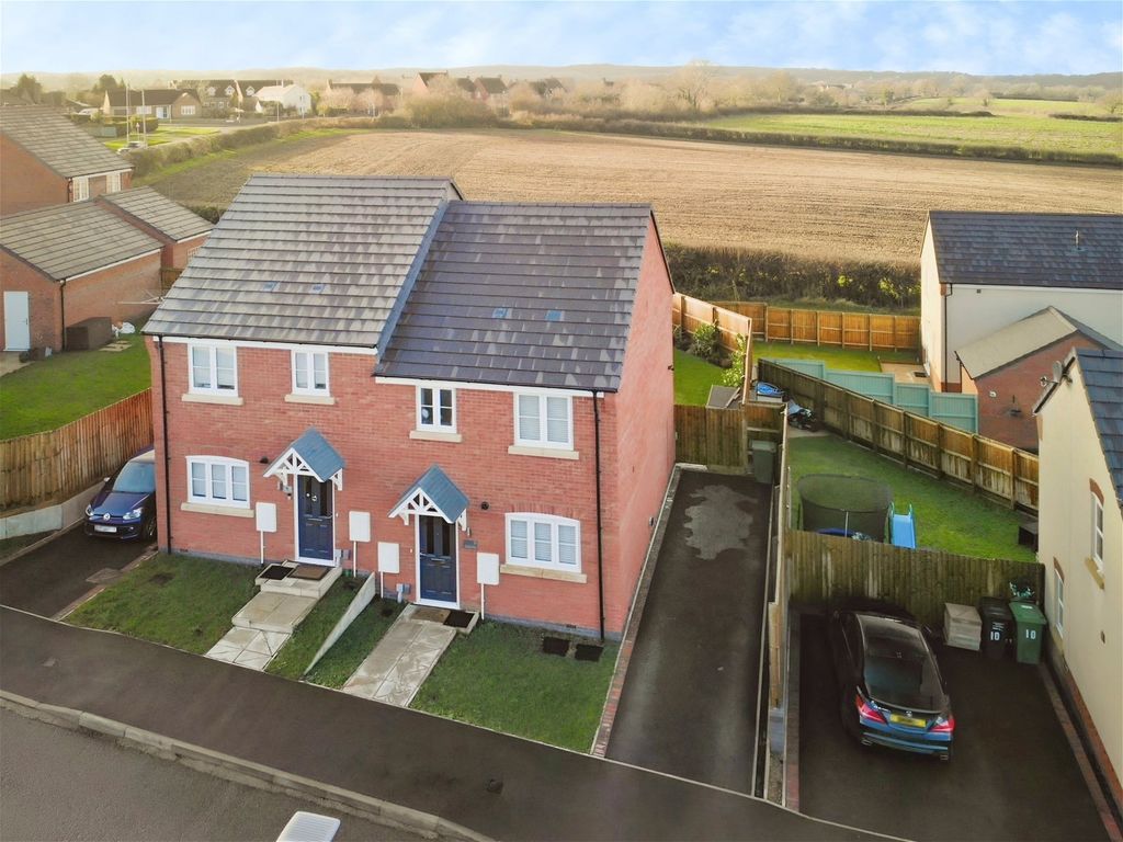 3 bed semidetached house for sale in Pankhurst Way, Shepshed LE12, £