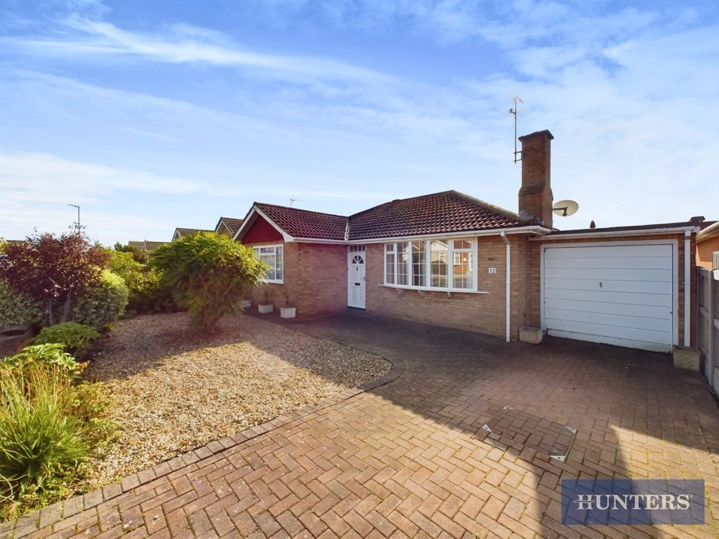 2 bed detached bungalow for sale in Maple Road, Bridlington YO16, £