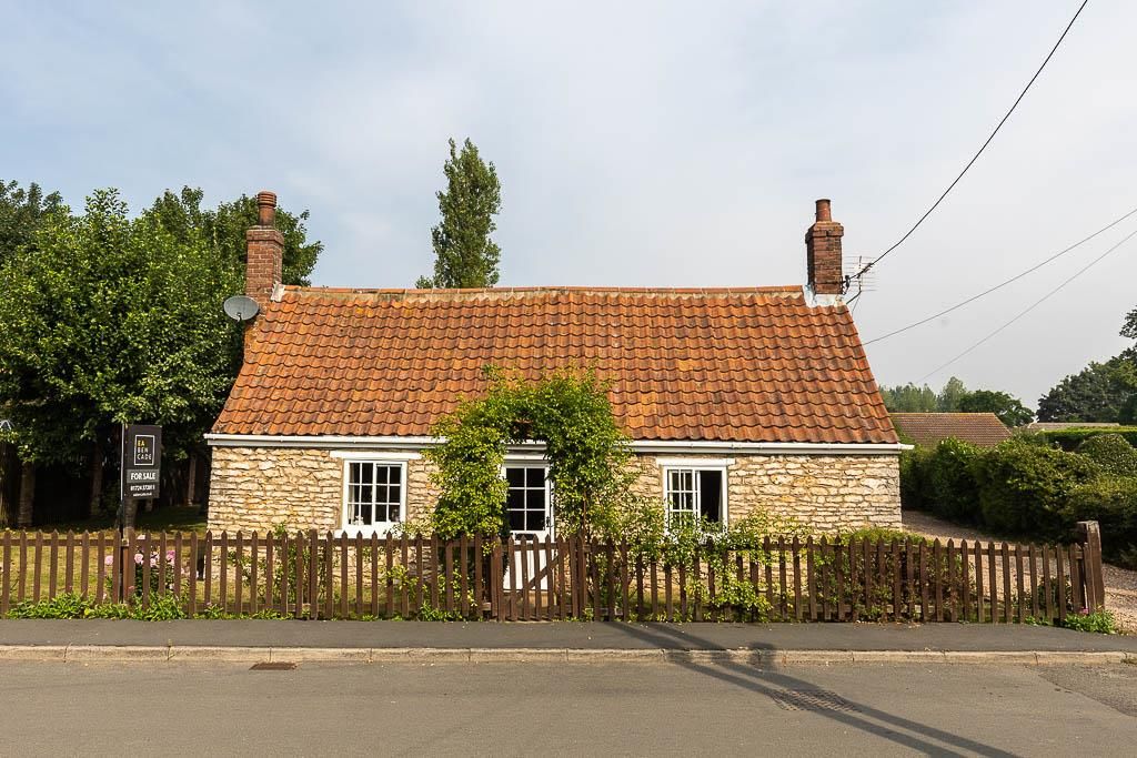 2 bed detached house for sale in School Lane, Appleby, Scunthorpe DN15