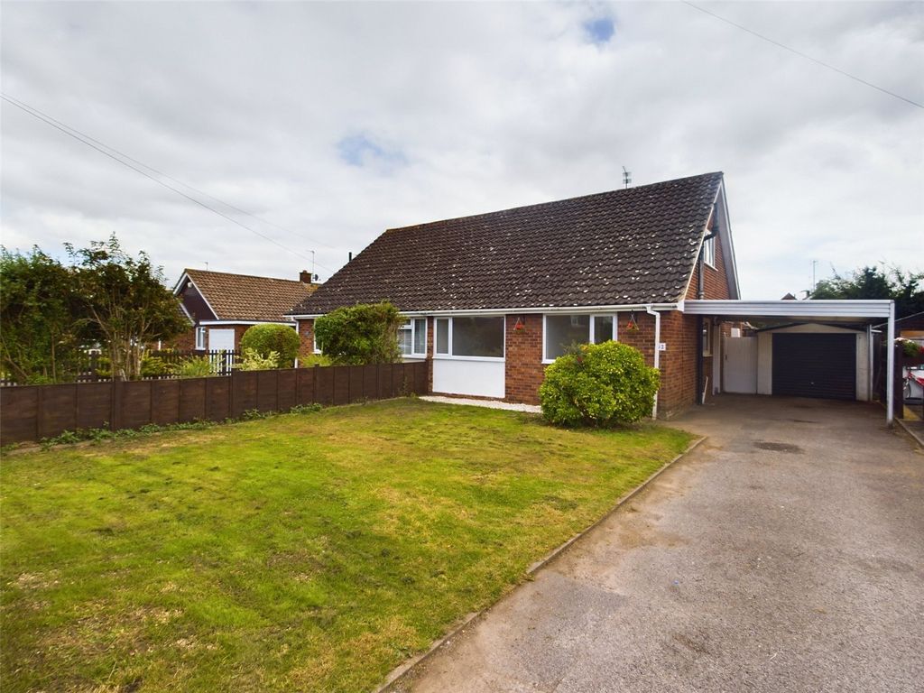 3 bed bungalow for sale in Springbank Road, Cheltenham, Gloucestershire