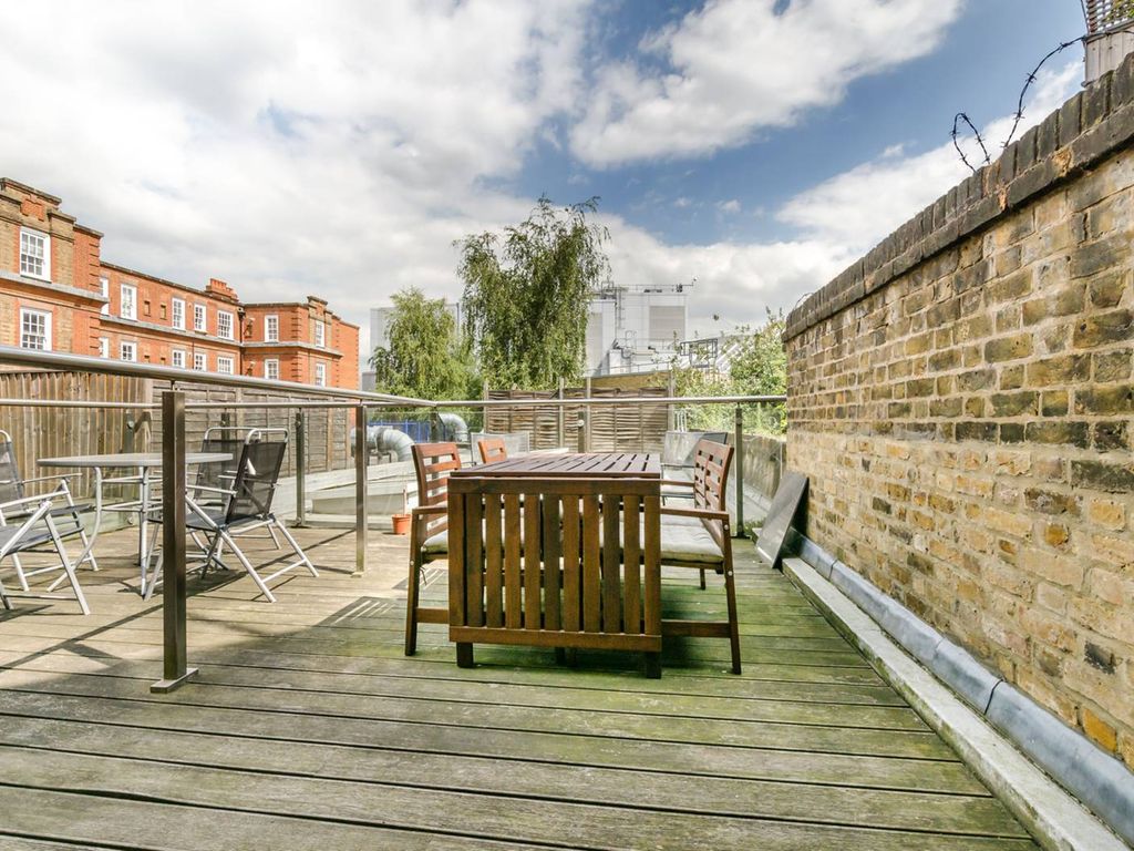 Fulham Broadway, Fulham Broadway, London SW6