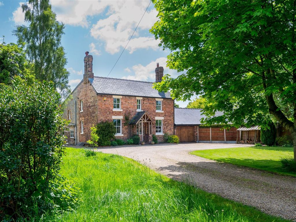 4 bed detached house for sale in Maesbury, Oswestry SY10 Zoopla