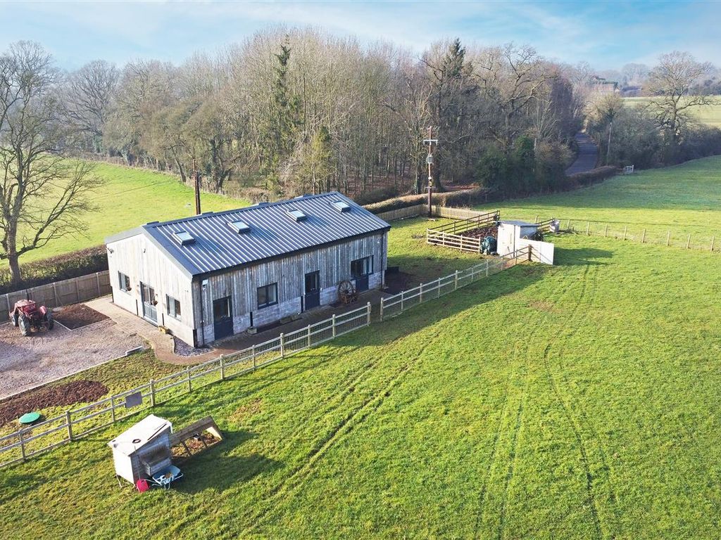 3 bed barn conversion for sale in The Breeze, Fockbury Road, Bromsgrove