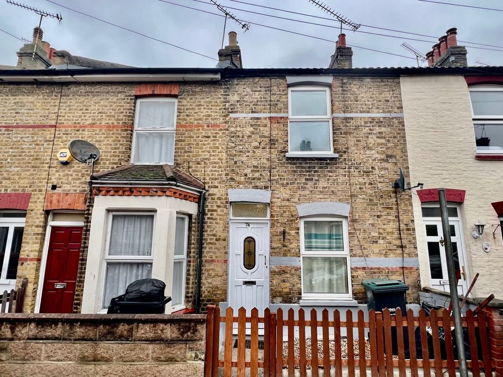 2 bed terraced house to rent in Nelson Road, Northfleet, Gravesend