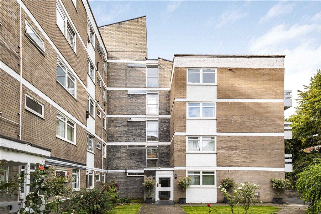2 bed flat to rent in Carlton Drive, Putney SW15, £1,750 pcm Zoopla