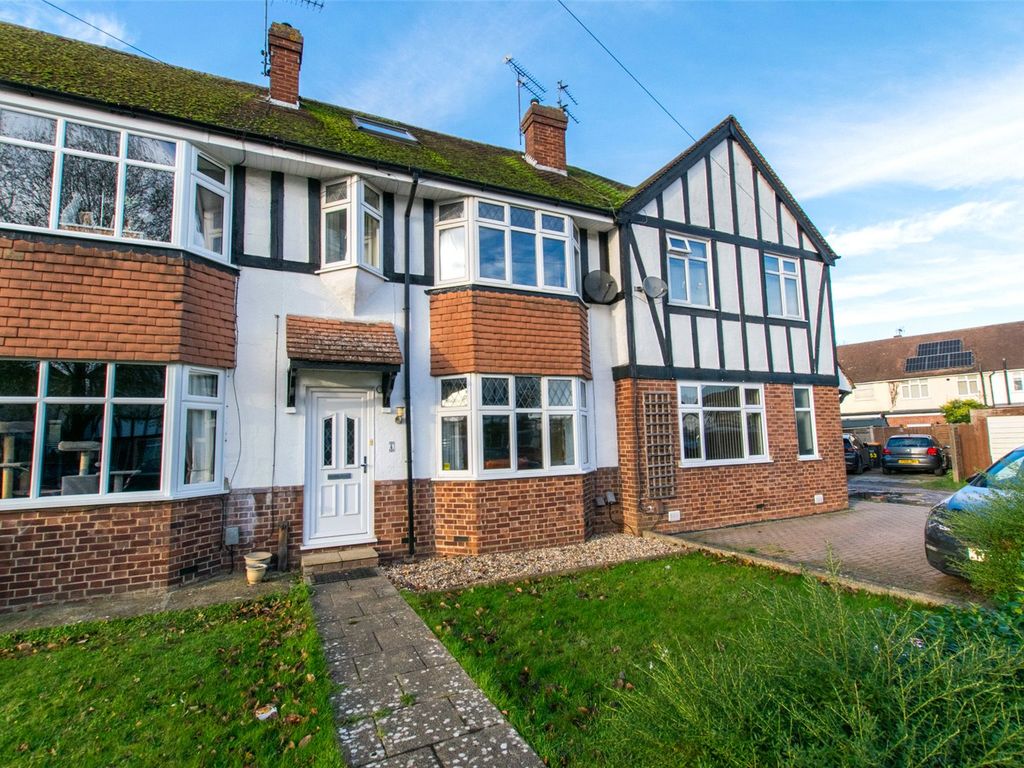 3 bed terraced house for sale in Hadrian Avenue, Dunstable